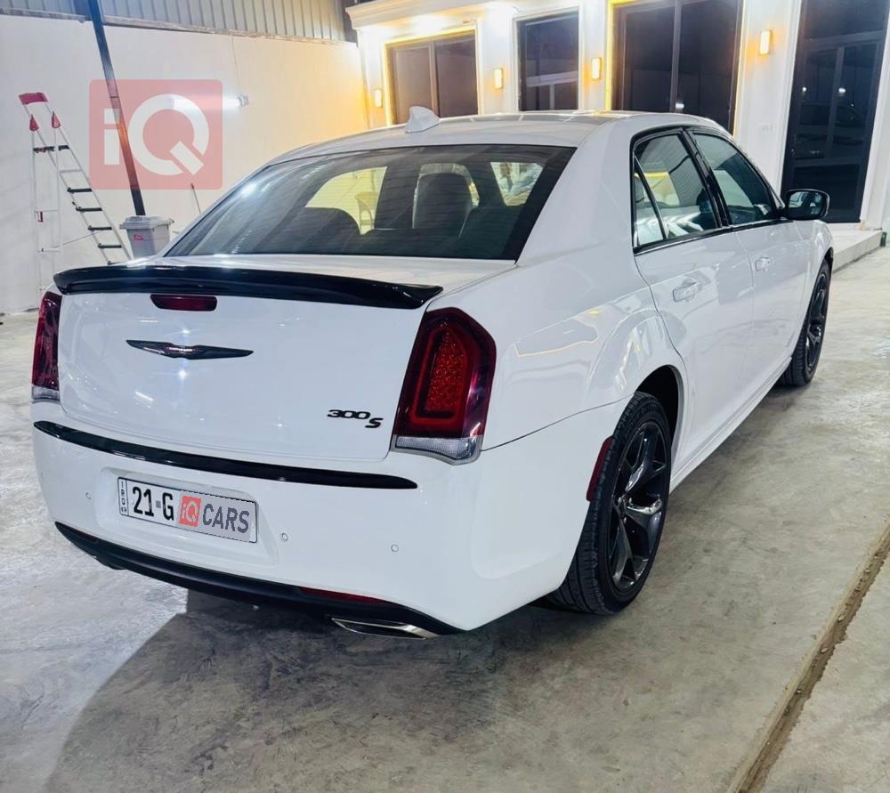 کرایسلەر 300